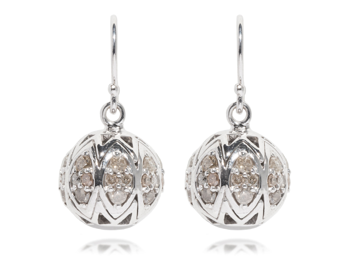 Sparkling Sophistication: Sterling Silver Diamond Earrings and Pendant Necklace Set